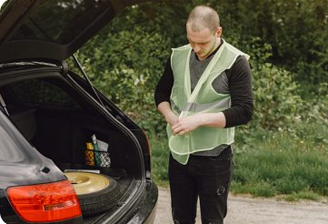 Staying safe during a car breakdown roadside assistance